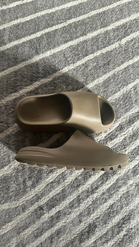 Adidas yeezy slide, Ophalen of Verzenden, Zo goed als nieuw