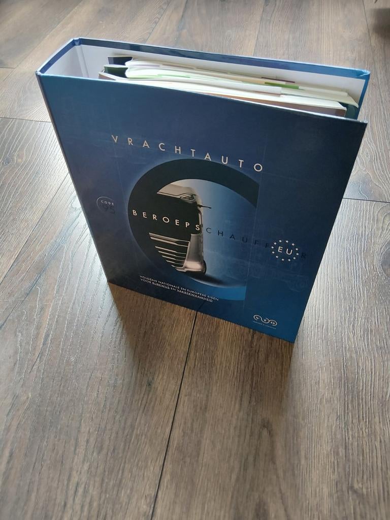 Vrachtauto Theorieboeken - Compleet pakket beroepchauffeur, Ophalen of Verzenden, Zo goed als nieuw, Overige onderwerpen, Vervoer & Logistiek Nederland