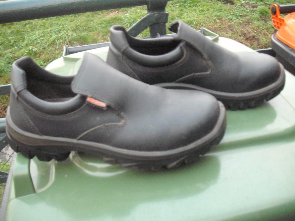 Emma maat 40 zwarte veiligheidsschoen werkschoen instappers, Tuin en Terras, Werkkleding, Zo goed als nieuw, Schoenen, Ophalen