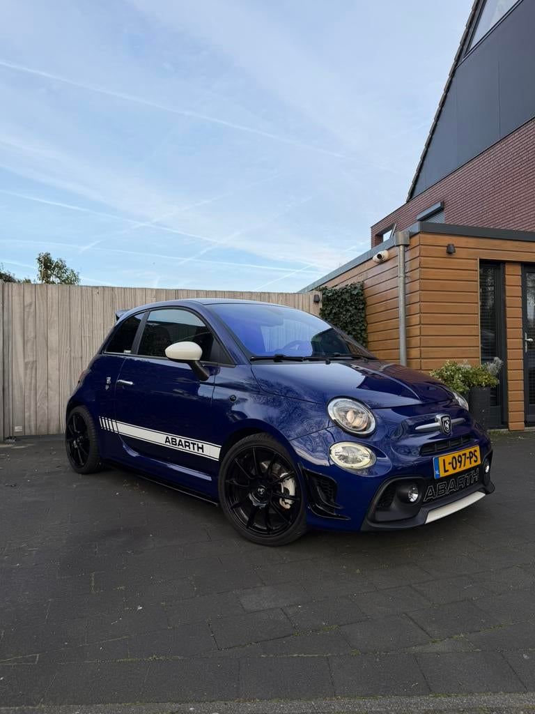 Fiat 500/595 Abarth, Voorwielaandrijving, 4 cilinders, Blauw, Handgeschakeld