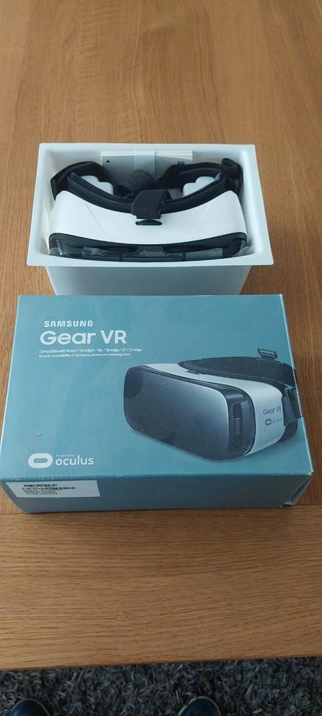 Samsung Gear VR bril - Virtual Reality Headset, Spelcomputers en Games, Virtual Reality, Zo goed als nieuw, Telefoon, VR-bril