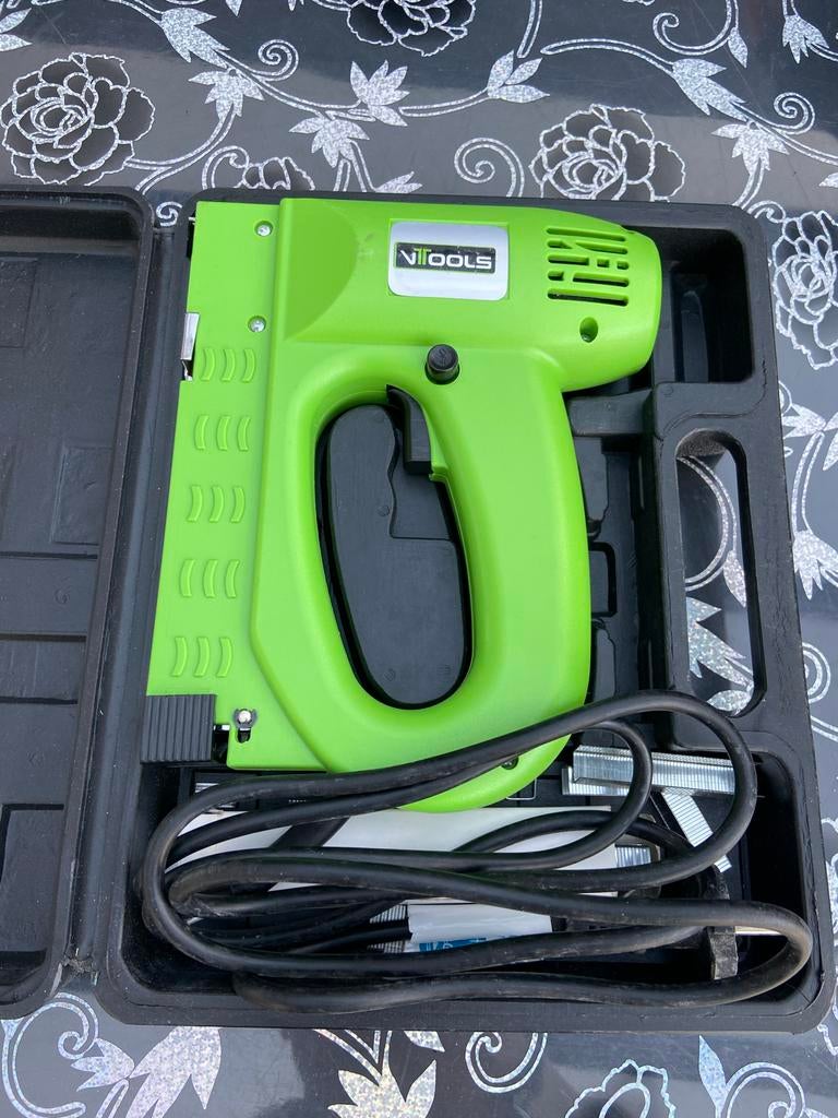 NiiDOLS elektrische tacker in koffer, Ophalen, Gebruikt