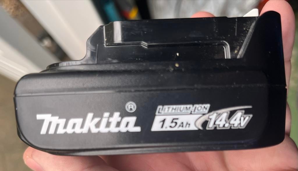 Makita 14.4V lithium ion accu, Ophalen of Verzenden, Gebruikt, Boor- en Schroefmachine