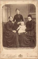 Kabinet foto - G. Korfmaker. NIJMEGEN, Verzenden, Foto, Klederdracht, Zo goed als nieuw