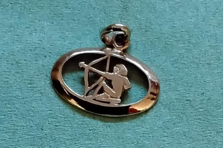 Goudkleur  Boogschutter Hanger - Sterrenbeeld Sieraad, Sieraden, Tassen en Uiterlijk, Gebruikt, Overige voorstellingen, Ophalen of Verzenden