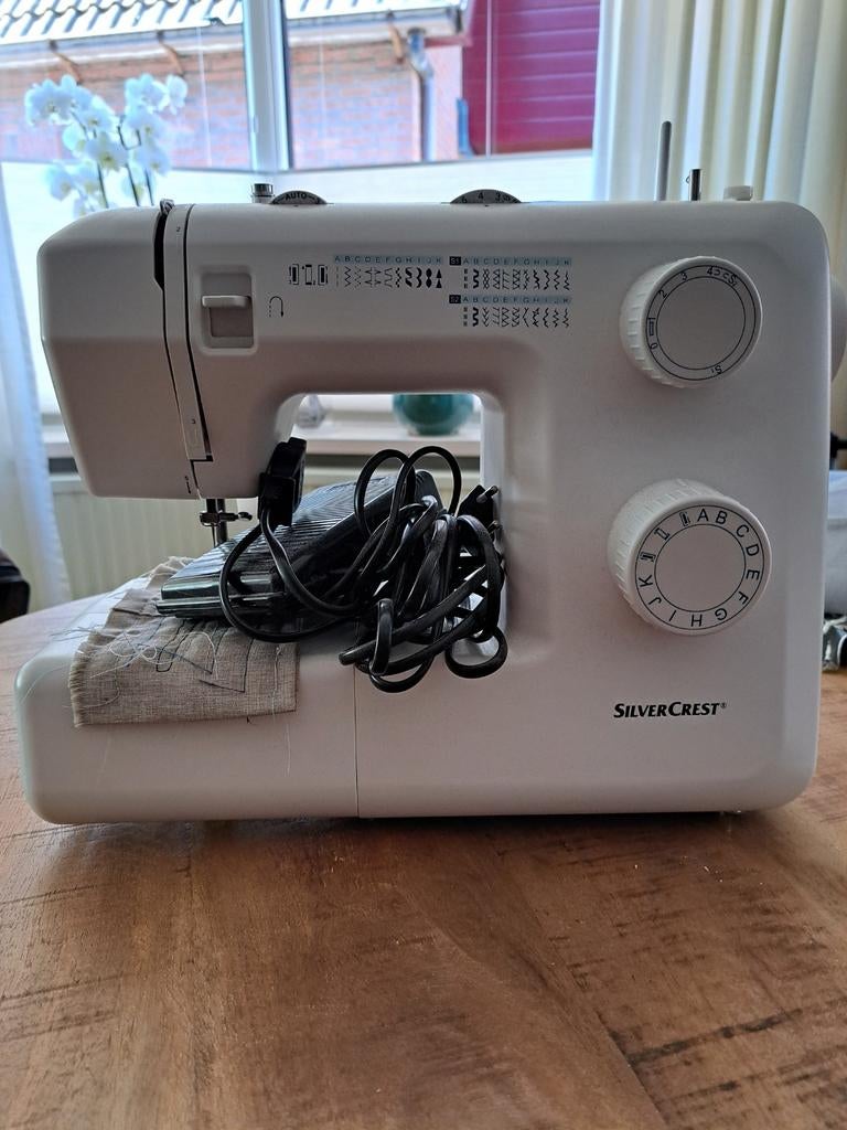 SilverCrest Naaimachine - Zo goed als nieuw, Hobby en Vrije tijd, Ophalen, Zo goed als nieuw, Naaimachine, Overige merken