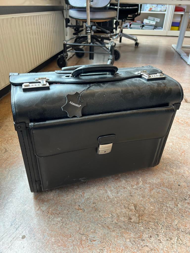 Alassio pilotenkoffer - Zwart, met wieltjes en uitschuifbaar, 40 tot 60 cm, Gebruikt, 20 tot 30 cm, Zwart