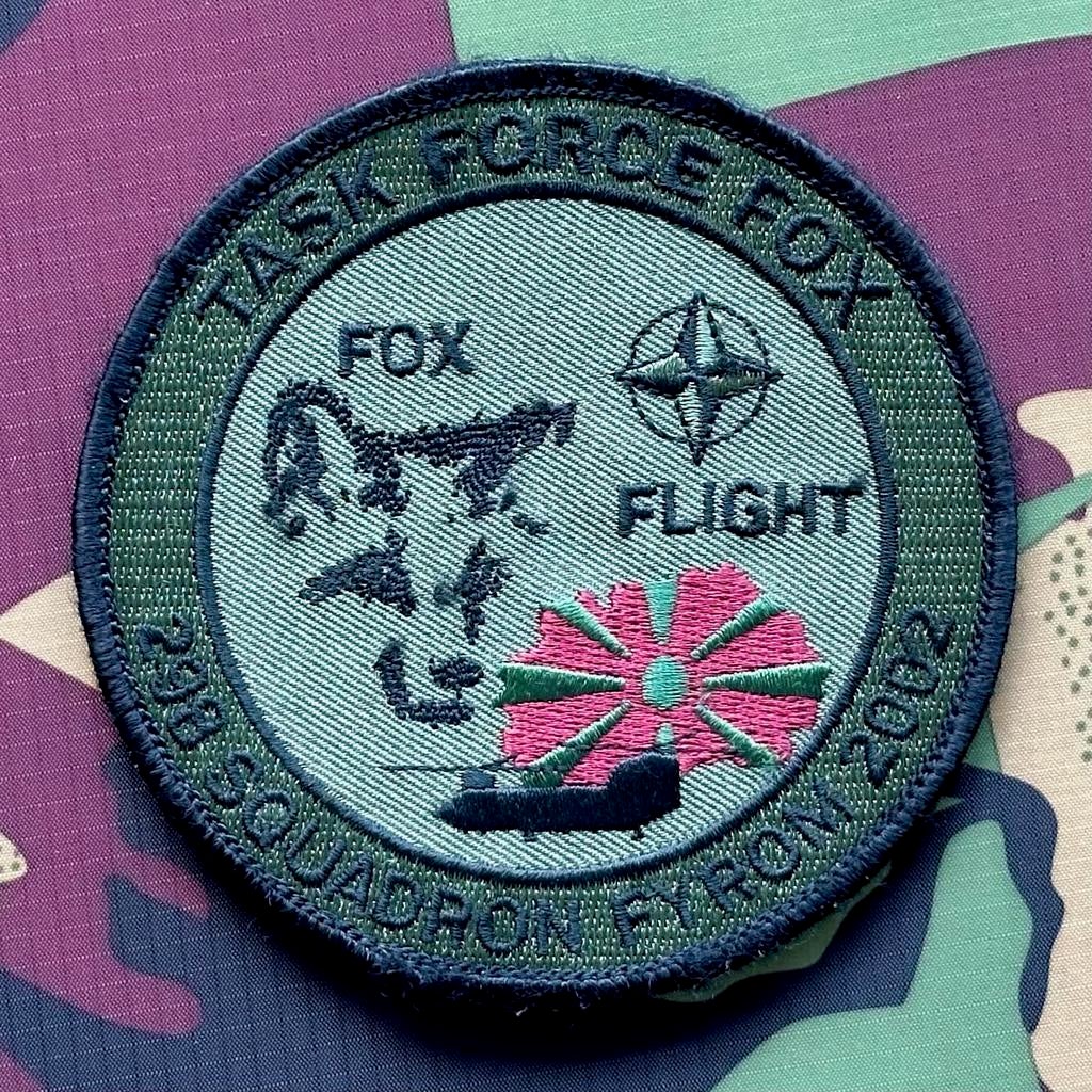 Patch RNLAF 298 SQN Taskforce Fox Fyrom 2002, Verzamelen, Militaria | Algemeen, Ophalen of Verzenden, Luchtmacht, Nederland, Embleem of Badge