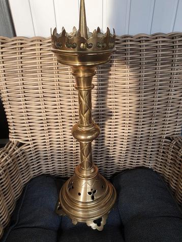 Antieke Koperen Kandelaar beschikbaar voor biedingen