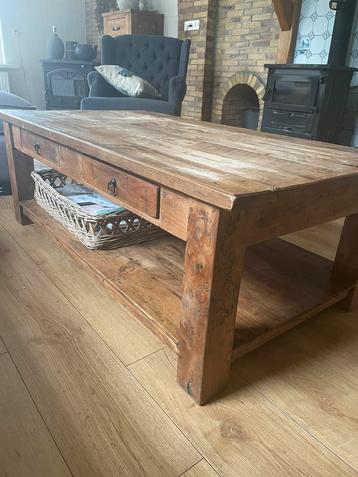 Salontafel landelijk/robuust beschikbaar voor biedingen