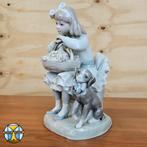 Lldaro beeldje meisje met bloemen en hond (nr:1088) 1970s, Verzamelen, Beelden en Beeldjes, Ophalen of Verzenden, Zo goed als nieuw