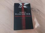 Leesboek Onaantastbaar van Karin Slaughter, Ophalen of Verzenden, Zo goed als nieuw, Nederland