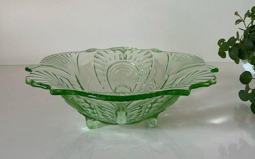 Art deco groene glazen schaal, Antiek en Kunst, Antiek | Schalen, Ophalen of Verzenden