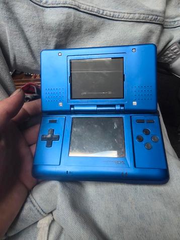 Nintendo DS (defect) voor onderdelen  beschikbaar voor biedingen