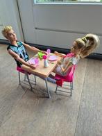 Barbie eettafel (inclusief 2 Barbies), Ophalen of Verzenden, Gebruikt, Barbie