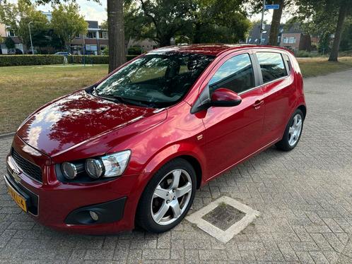Chevrolet Aveo 1.4 LTZ - 5D - Airco - PDC - Cruise C - Trekh, Auto's, Chevrolet, Particulier, Aveo, Airbags, Airconditioning, Bluetooth