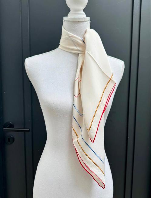 Vintage Generali 100% zijde grote sjaal, Kleding | Dames, Mutsen, Sjaals en Handschoenen, Nieuw, Sjaal, Ophalen of Verzenden