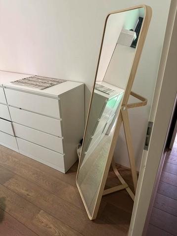 IKEA Ikornnes staande spiegel beschikbaar voor biedingen