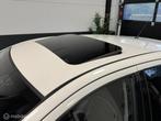 Hyundai i20 1.2i 5 DEURS / AIRCO / CRUISE / SCHUIFDAK / LMV, Euro 5, Gebruikt, 4 cilinders, Leder en Stof