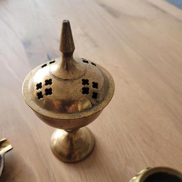 antieke wierook brander en overig beschikbaar voor biedingen