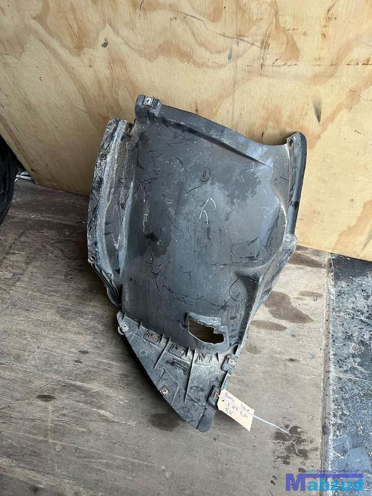 BMW 1 SERIE E87 E81 Rechts voor modderkuip 2003-2011 5171705, Auto-onderdelen, Carrosserie en Plaatwerk, Bumper, BMW, Gebruikt