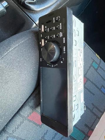 Autoradio met Bluetooth en lcd scherm beschikbaar voor biedingen