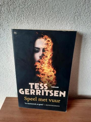 Boek Paperback Tess Gerritsen Speel met vuur 5e druk 2019 beschikbaar voor biedingen