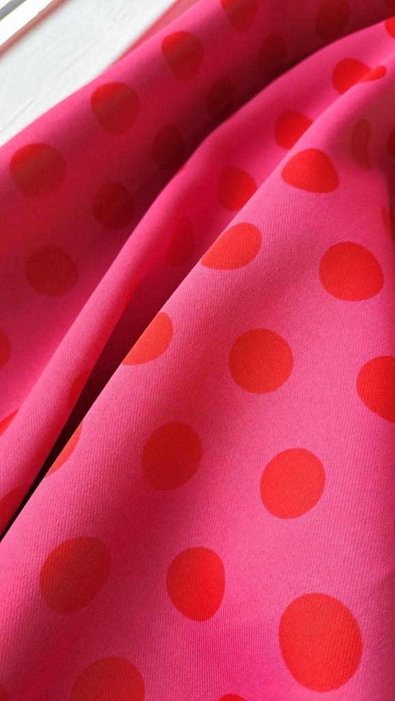 Gordijnen roze met oranje stippen verduisterend, met kussens, Huis en Inrichting, Stoffering | Gordijnen en Lamellen, Gebruikt