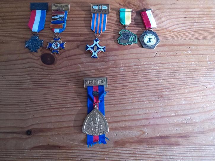 Medailles van diverse wandeltochten., Postzegels en Munten, Penningen en Medailles, Overige materialen, Ophalen of Verzenden