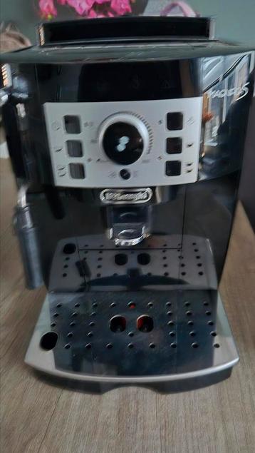 Z.g.a.n delonghi magnifica s koffiebonen machine beschikbaar voor biedingen