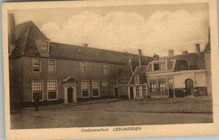 Leeuwarden Stadsweeshuis, Verzamelen, Ansichtkaarten | Nederland, Ongelopen, Friesland, 1920 tot 1940, Verzenden