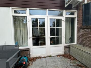 Kunststof Pui met dubbele openslaande deur beschikbaar voor biedingen