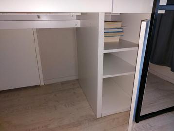 Net bureau....Ikea Micke beschikbaar voor biedingen