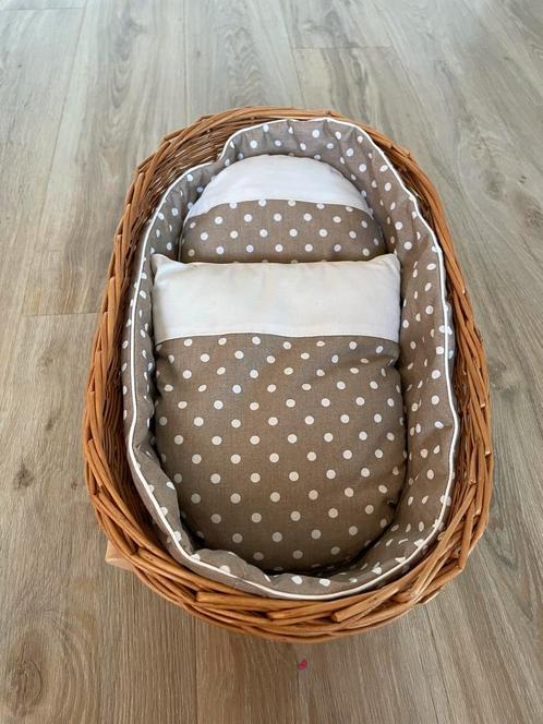 Poppen Wieg van Wicker met Beddengoed, Kinderen en Baby's, Speelgoed | Poppen, Zo goed als nieuw, Ophalen
