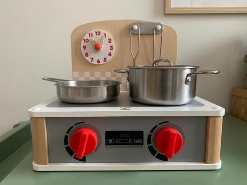 Houten Speelkeuken Hape Portable Cooktop met accessoires, Kinderen en Baby's, Speelgoed | Speelkeukens, Zo goed als nieuw, Hout