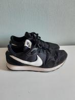 Nike runner schoenen sneakers maat 39, Schoenen, Jongen of Meisje, Gebruikt, Ophalen of Verzenden