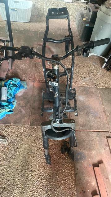 Runner 50cc frame beschikbaar voor biedingen