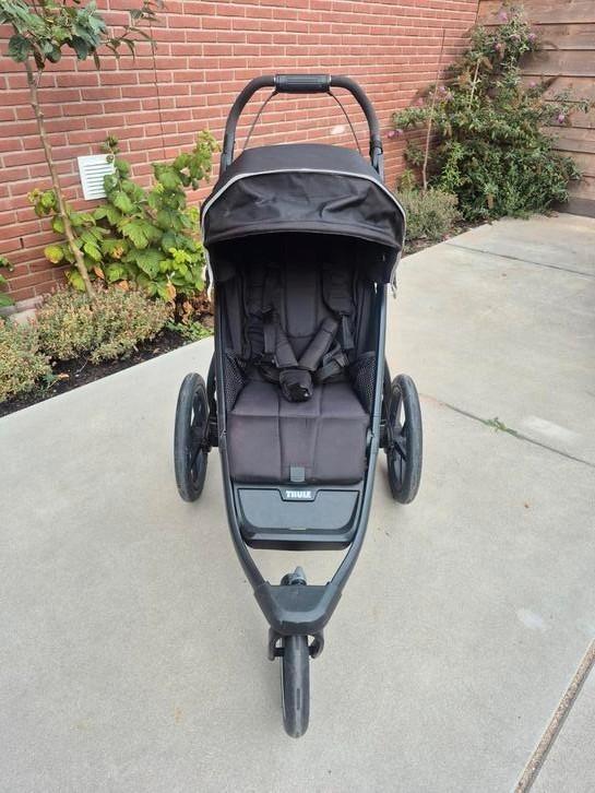 Thule Urban Glide 2 Black on Black, Kinderen en Baby's, Kinderwagens en Combinaties, Zo goed als nieuw, Overige merken, Luchtbanden