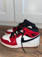 Jordan 1 mid red white black, Kleding | Dames, Schoenen, Ophalen of Verzenden, Nieuw, Sneakers of Gympen
