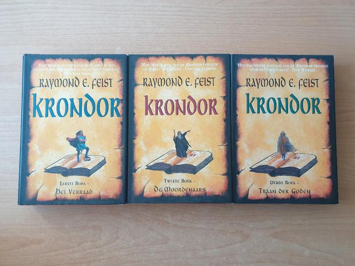 Raymond E. Feist - 3x Krondor (HC + omslag), Boeken, Fantasy, Gelezen, Ophalen of Verzenden