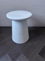 vtwonen Button bijzettafel keramiek wit 45x35ø cm, Huis en Inrichting, Tafels | Bijzettafels, 45 tot 60 cm, Minder dan 55 cm, Rond