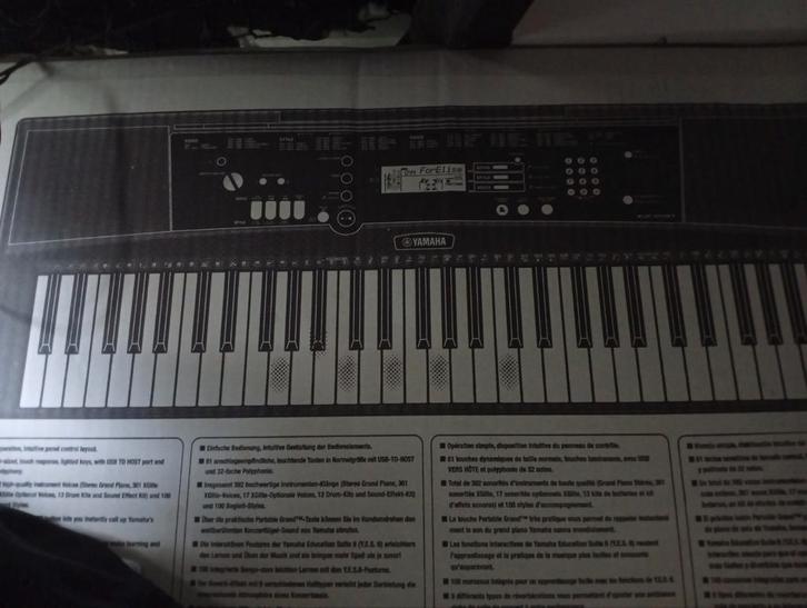 Yamaha EZ220 Keyboard - Leerzaam en Leuk!, Muziek en Instrumenten, Keyboards, Gebruikt, 61 toetsen, Yamaha, Ophalen
