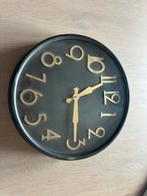 Mooie wandklok zwart/goud, Huis en Inrichting, Woonaccessoires | Klokken, Ophalen of Verzenden, Zo goed als nieuw