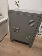 Stoer locker nachtkastje, Huis en Inrichting, Kasten | Lockerkasten, Ophalen, Gebruikt, Industrieel