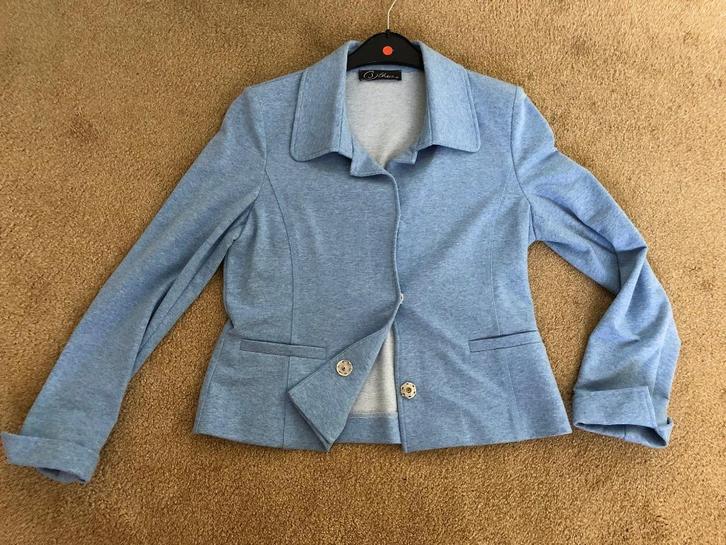 Kort sweat jasje, tricot blazer, B Three, lichtblauw, 38, Kleding | Dames, Jasjes, Kostuums en Pakken, Zo goed als nieuw, Jasje