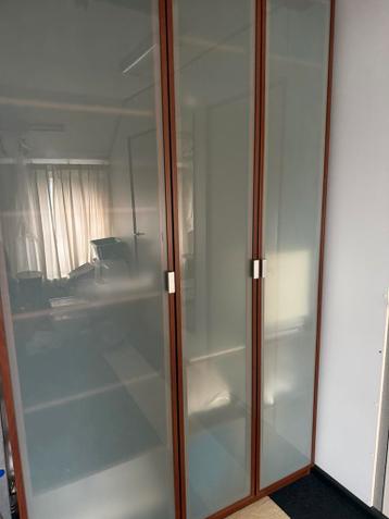 Mooie grote Ikea Pax kast met melkglas en verlichting - afbeelding 9