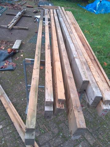 11 gebruikte houten balken met sponning 47x145 mm L= 2955 mm beschikbaar voor biedingen