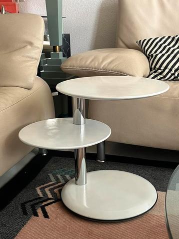 Vintage design, witte bijzettafel Leolux Cyclo, chroom beschikbaar voor biedingen