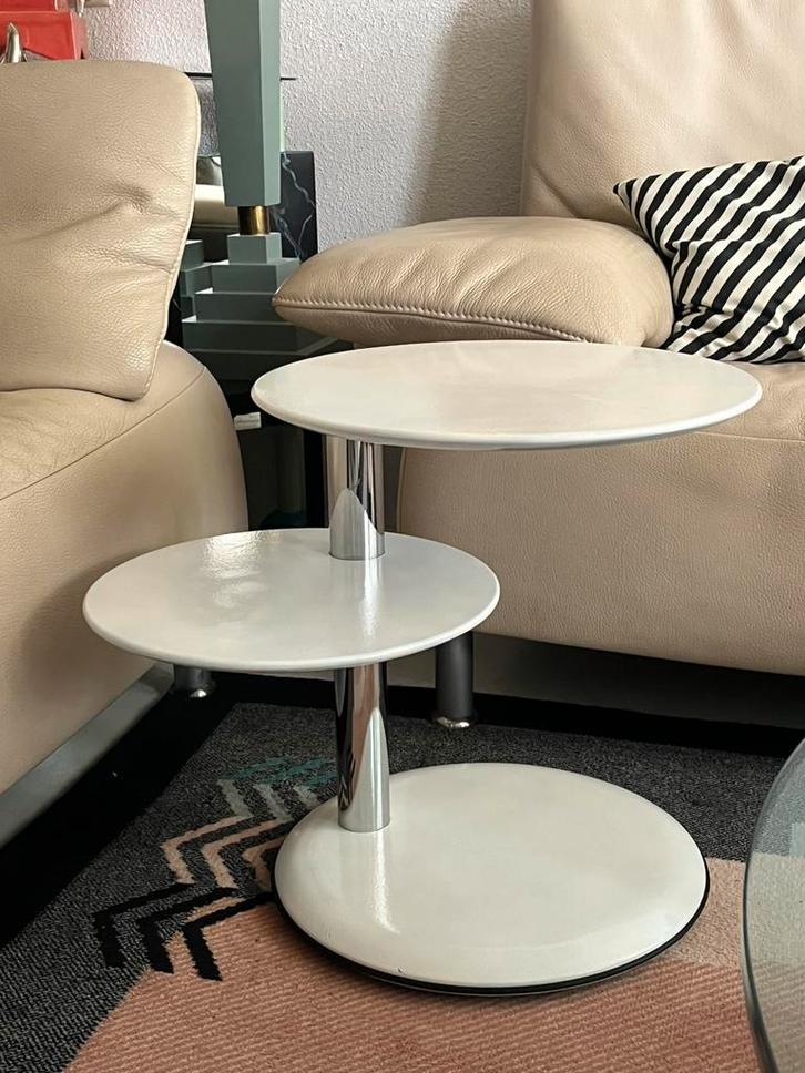 Vintage design, witte bijzettafel Leolux Cyclo, chroom, Huis en Inrichting, Tafels | Bijzettafels, Zo goed als nieuw, Rond, 45 tot 60 cm