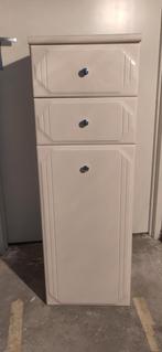 Witte badkamerkast Brugman, met ingebouwde wasmand, Ophalen, (Half)hoge kast, Minder dan 50 cm, Minder dan 100 cm